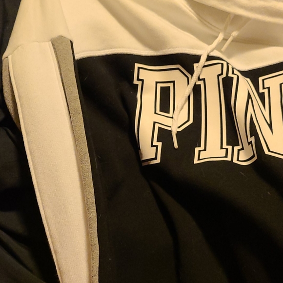 VS PINK sweatshirt - Picture 3 of 4